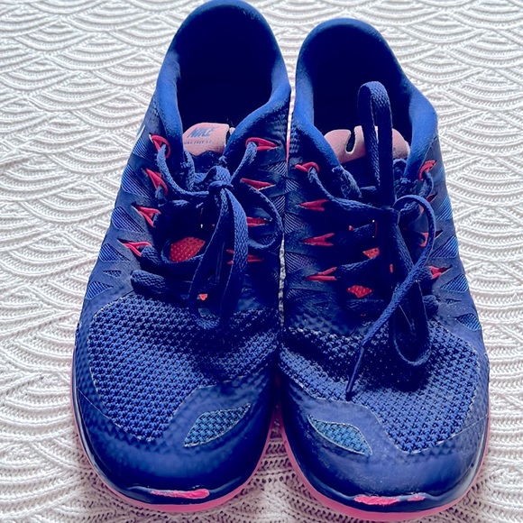 🌸 Nike Free 5.0 Hyper Pink + Jade Sneakers - Picture 5 of 10